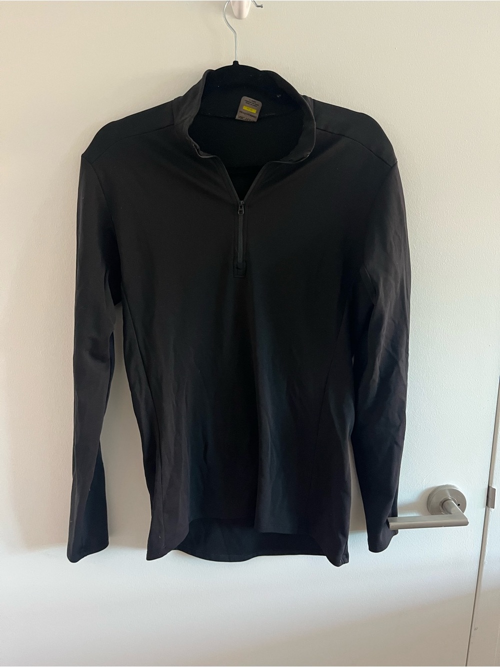 Arc'teryx Men's Long Sleeve Black Base Layer Medium Half Zip Test Team